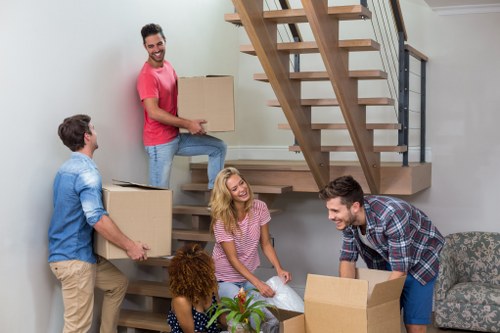 Local removals support for homes and businesses in Finsbury Park